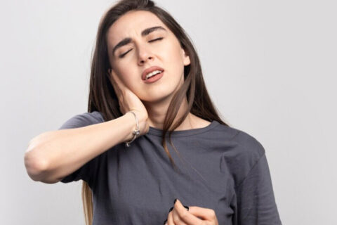 A Women having a tooth ache