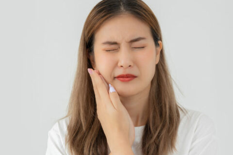 Women in dental pain